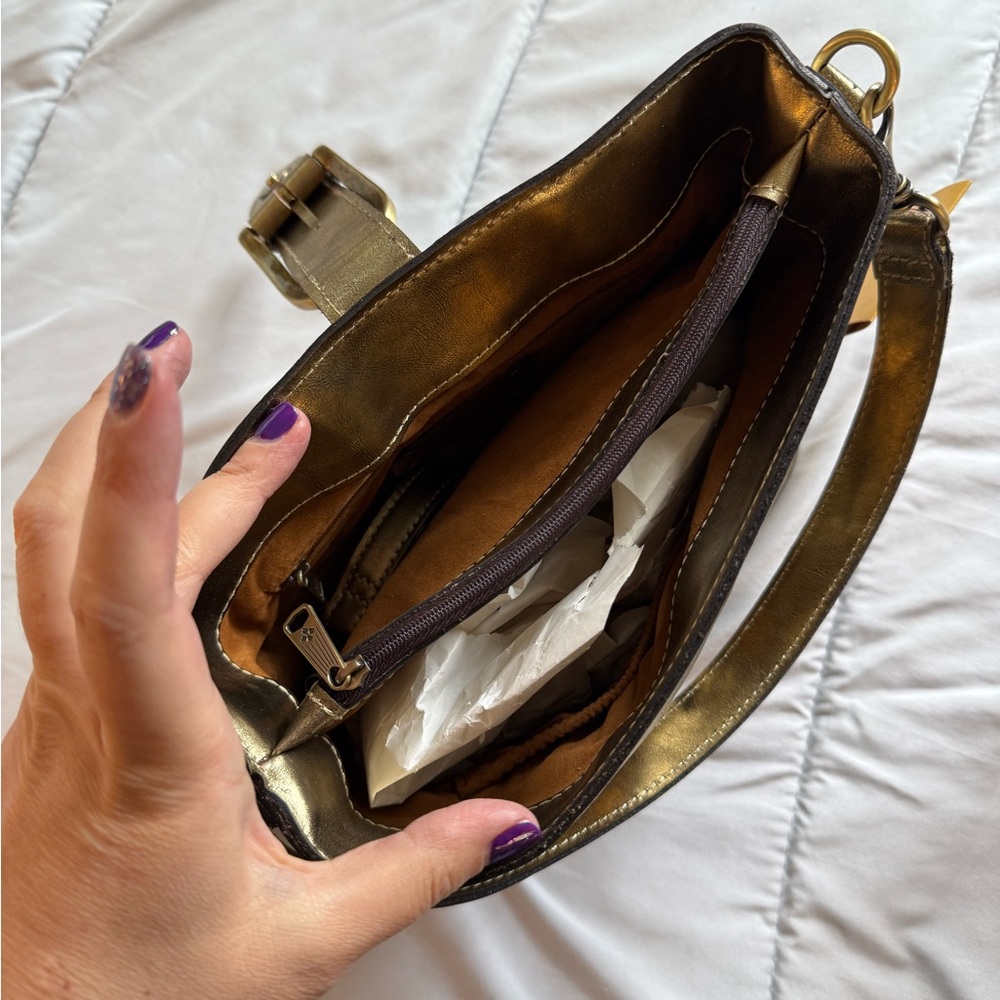 NWT Patricia Nash Metallic Gold Shoulder Bag - Picture 3 of 8